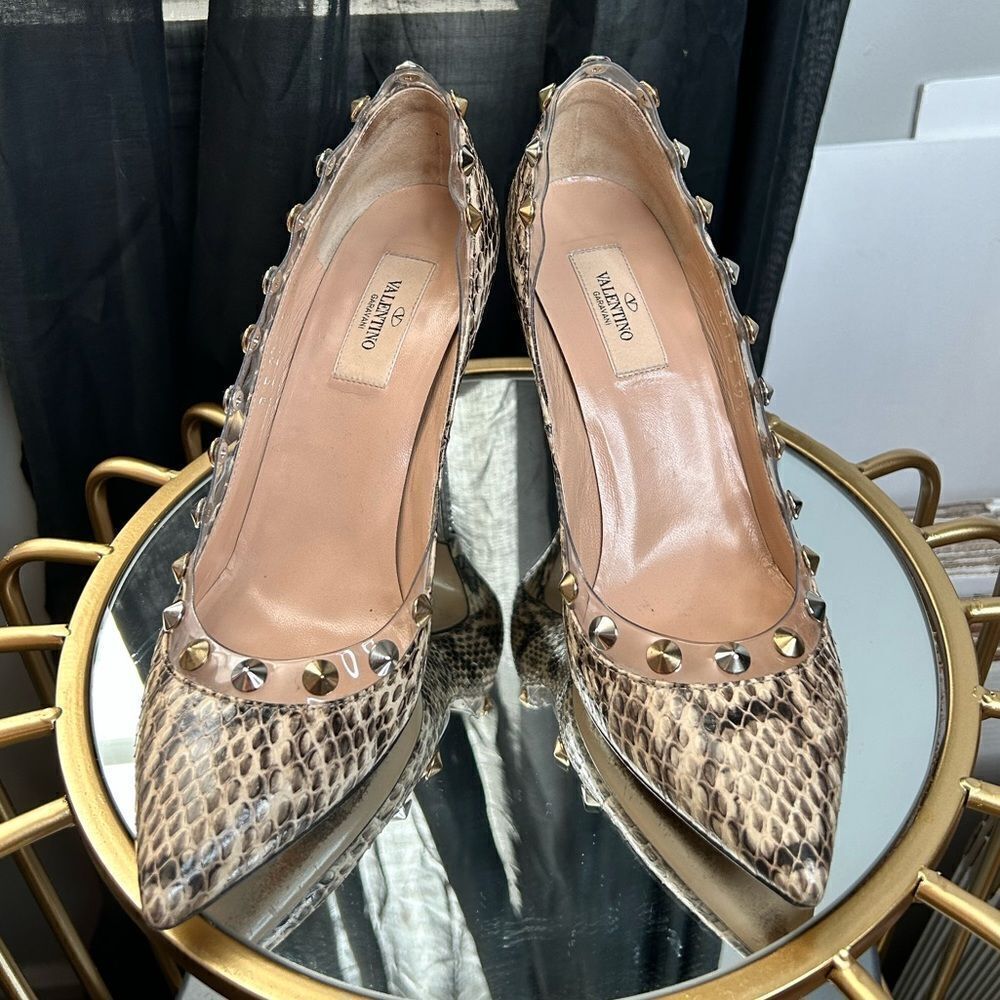 Valentino Rockstud Studded Beige Python Pvc Pumps - image 6